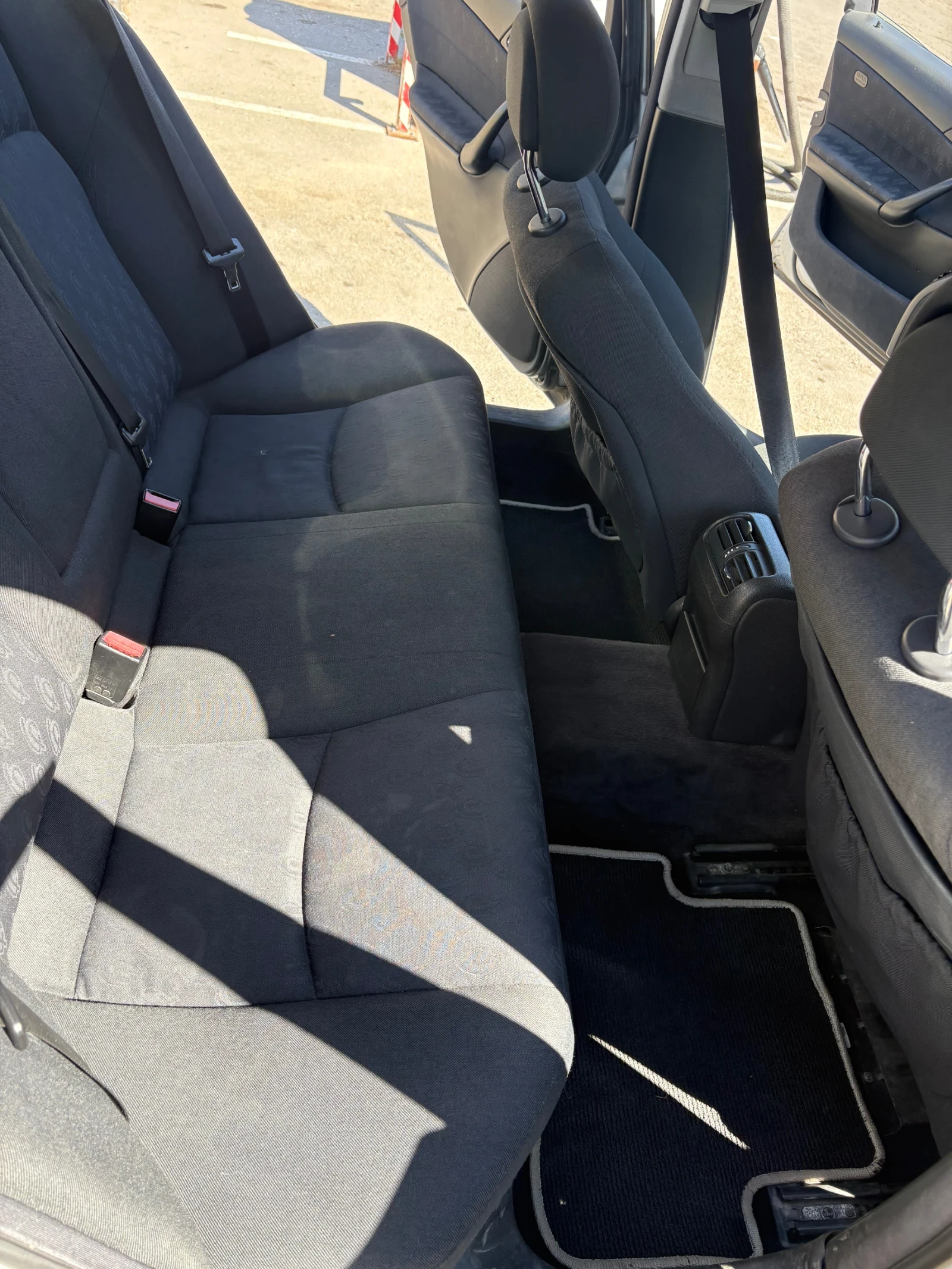 Mercedes-Benz C 200, снимка 13 - Автомобили и джипове - 55076286