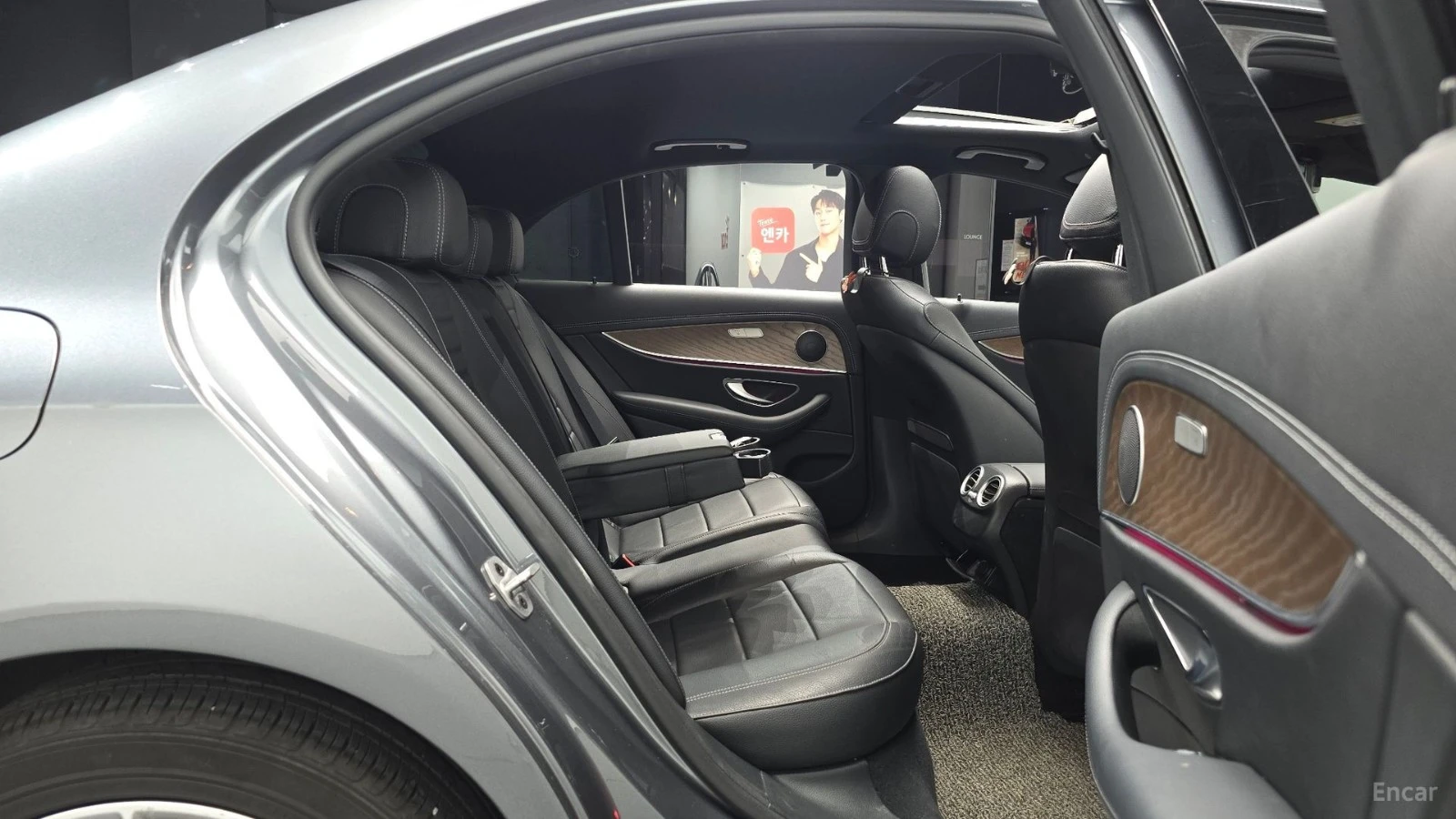 Mercedes-Benz E 250 EXCLUSIVE* КОЖА* НАВИ* ОБДУХВ* ПАНО, снимка 10 - Автомобили и джипове - 55466630