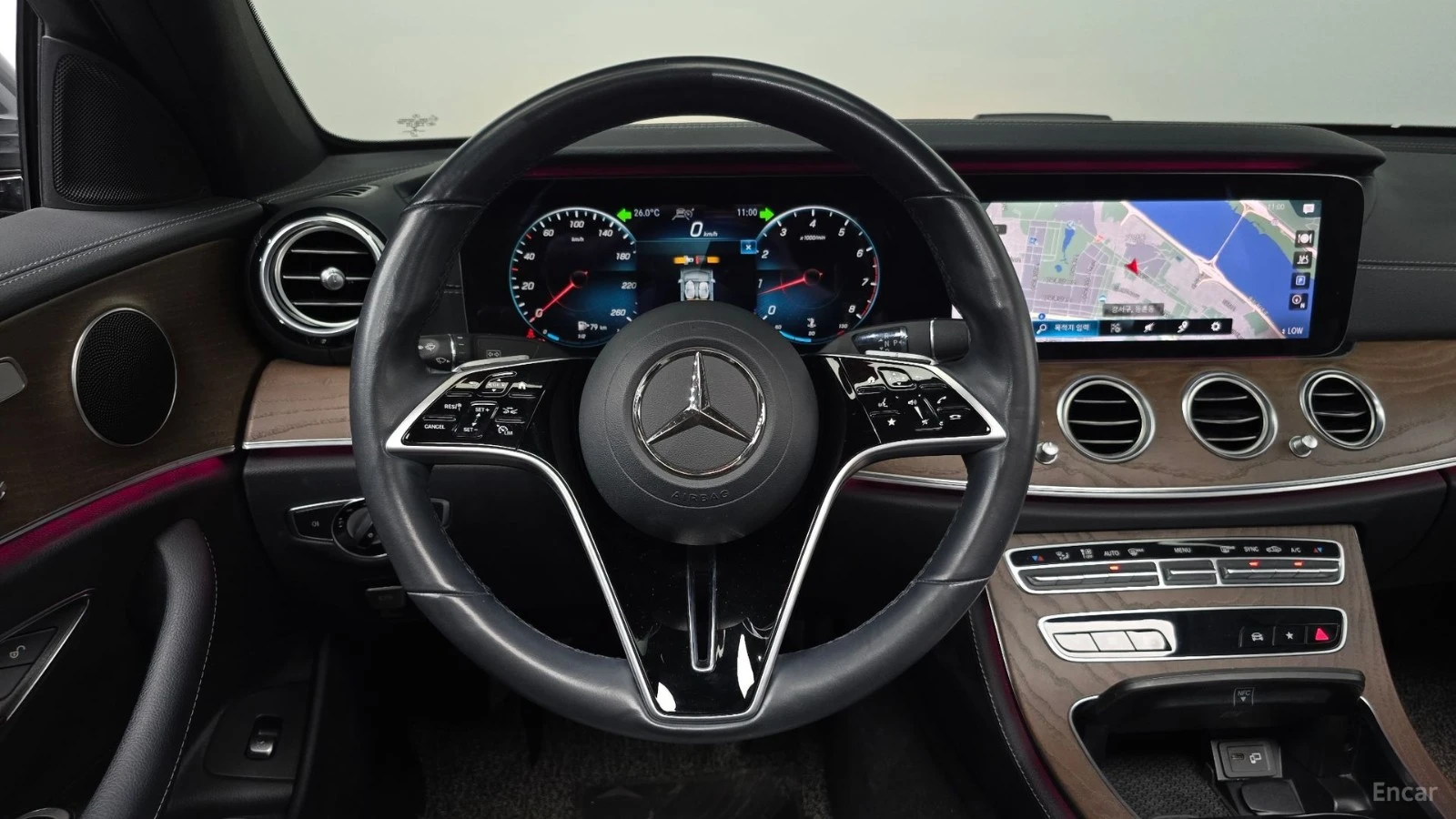 Mercedes-Benz E 250 EXCLUSIVE* КОЖА* НАВИ* ОБДУХВ* ПАНО, снимка 11 - Автомобили и джипове - 55466630