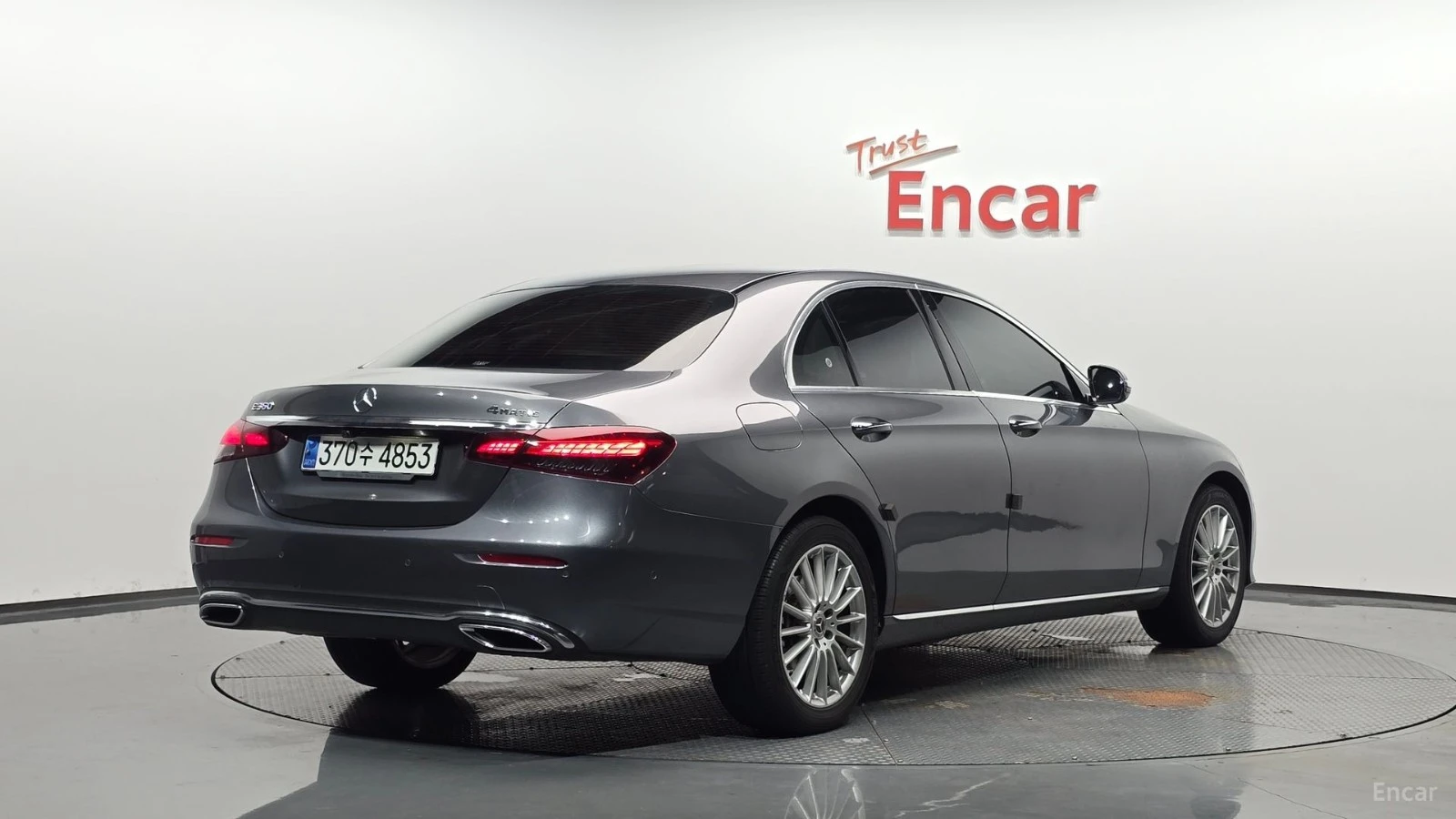 Mercedes-Benz E 250 EXCLUSIVE* КОЖА* НАВИ* ОБДУХВ* ПАНО, снимка 2 - Автомобили и джипове - 55466630