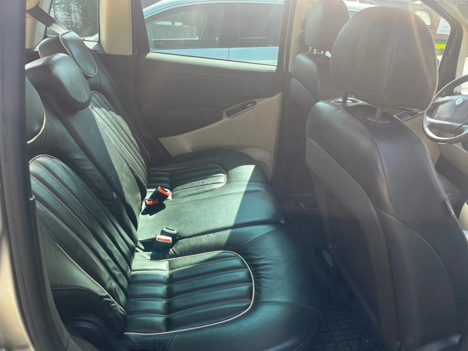 Lancia Musa 1.4 16v, снимка 8 - Автомобили и джипове - 56150579