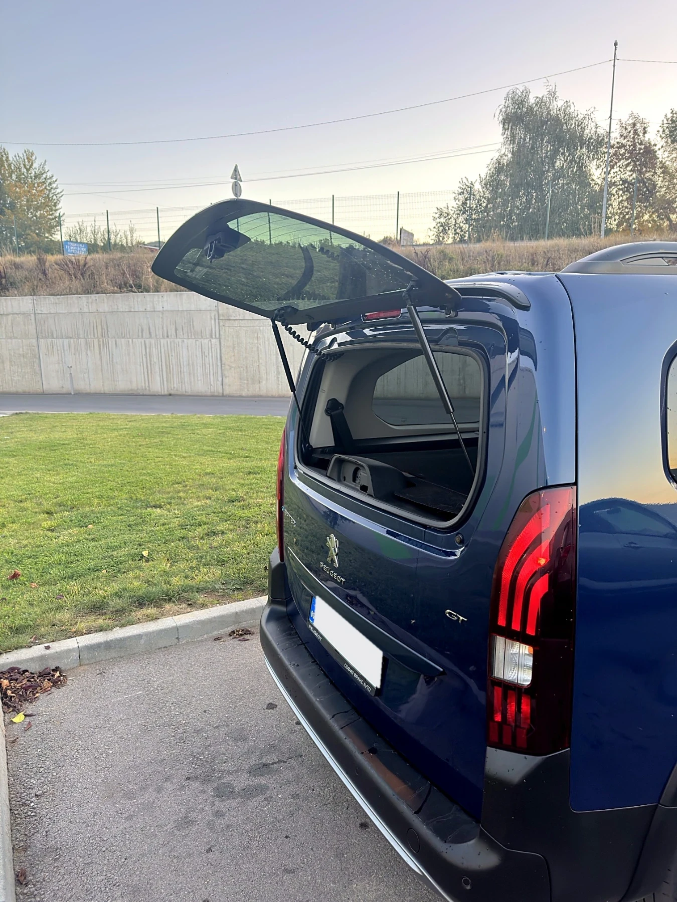Peugeot Rifter GT Long   7 ����� | N1 � ������� ������ | Mobile.bg � ����������� 15