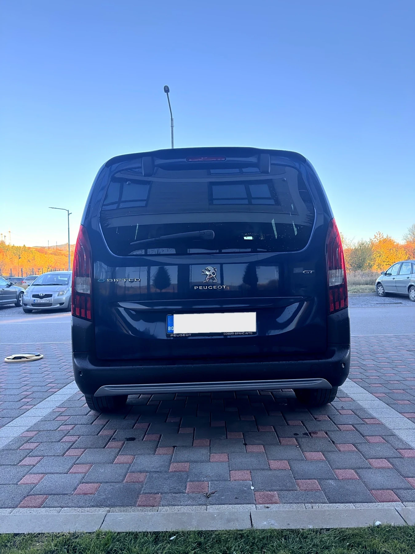 Peugeot Rifter GT Long   7 ����� | N1 � ������� ������ | Mobile.bg � ����������� 7