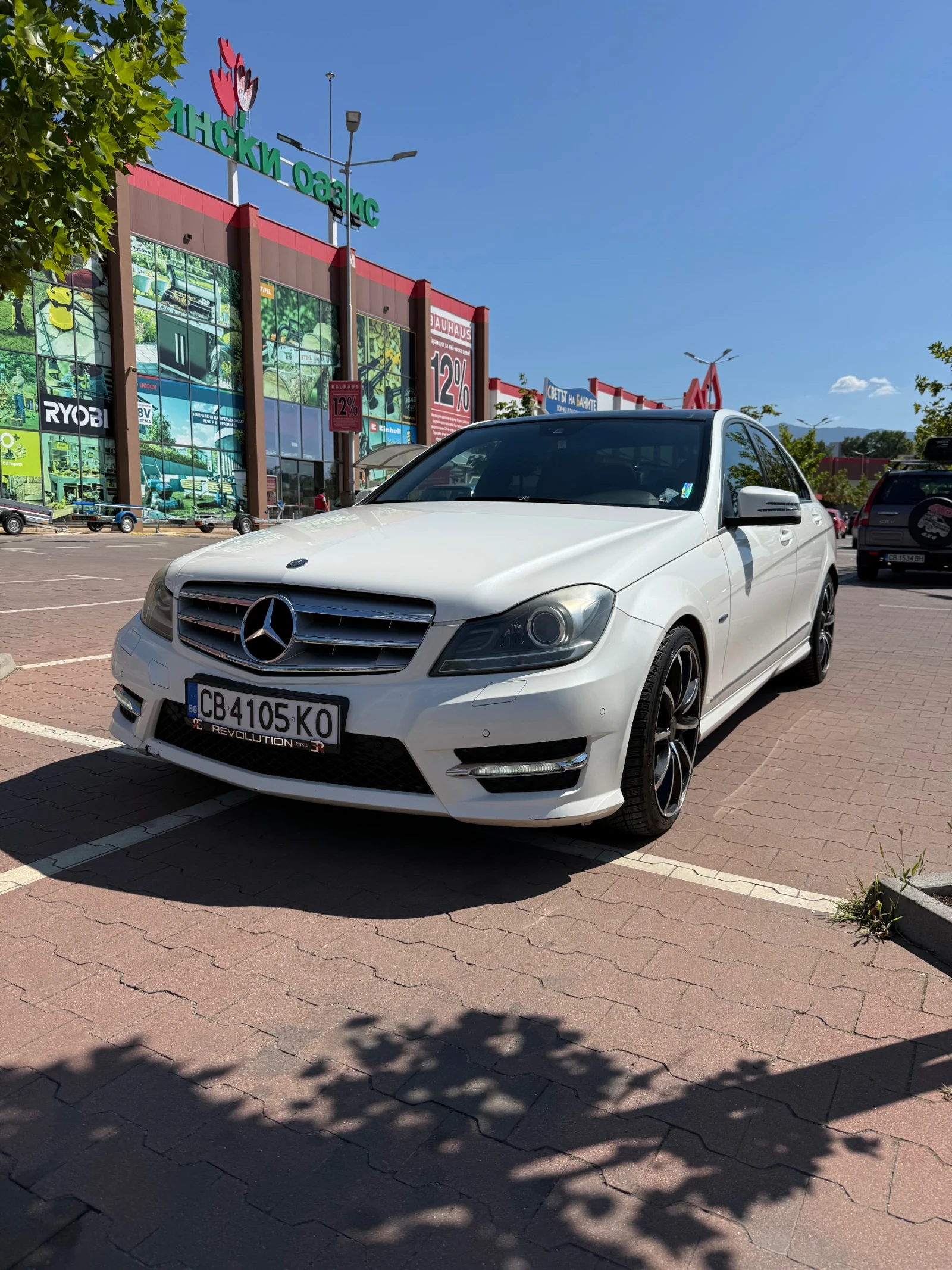 Mercedes-Benz C 220 AMG-Панорама-Бяла перла