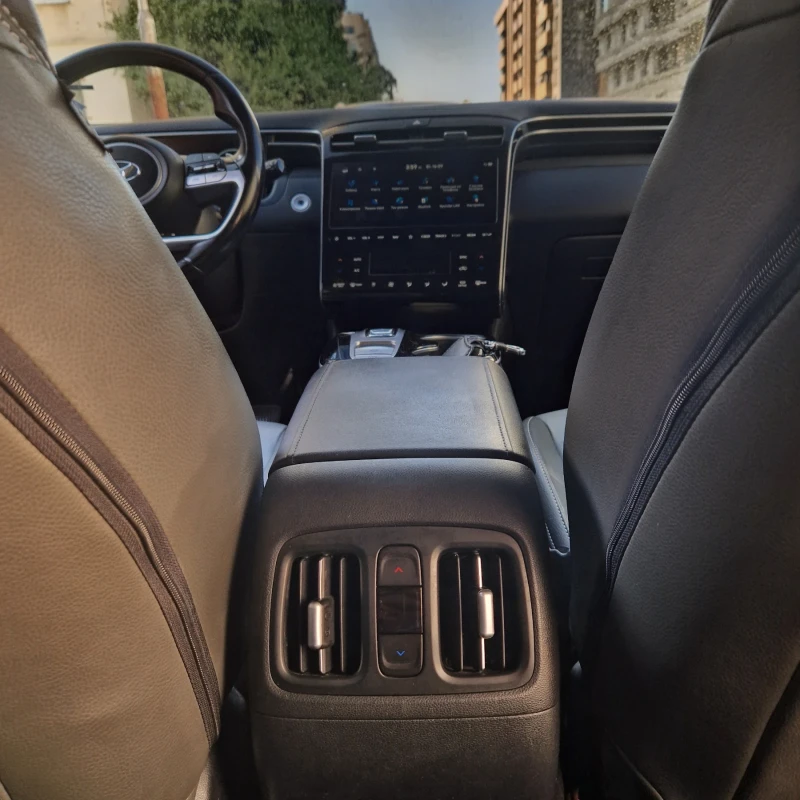 Hyundai Tucson, снимка 8 - Автомобили и джипове - 52517638