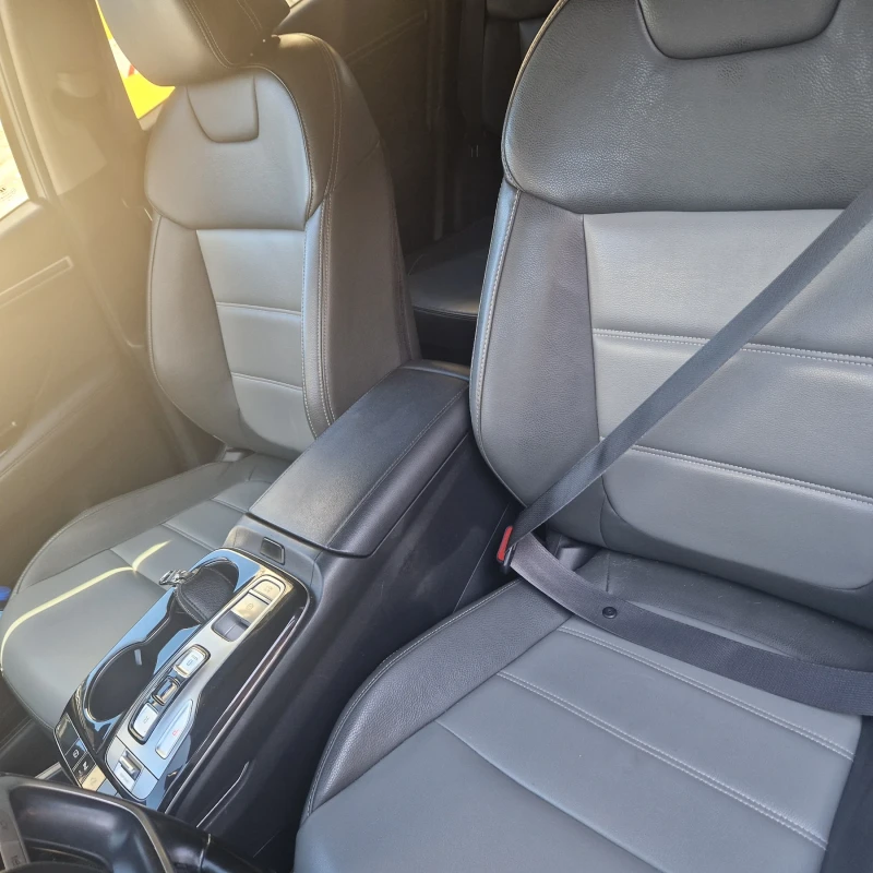 Hyundai Tucson, снимка 6 - Автомобили и джипове - 52517638