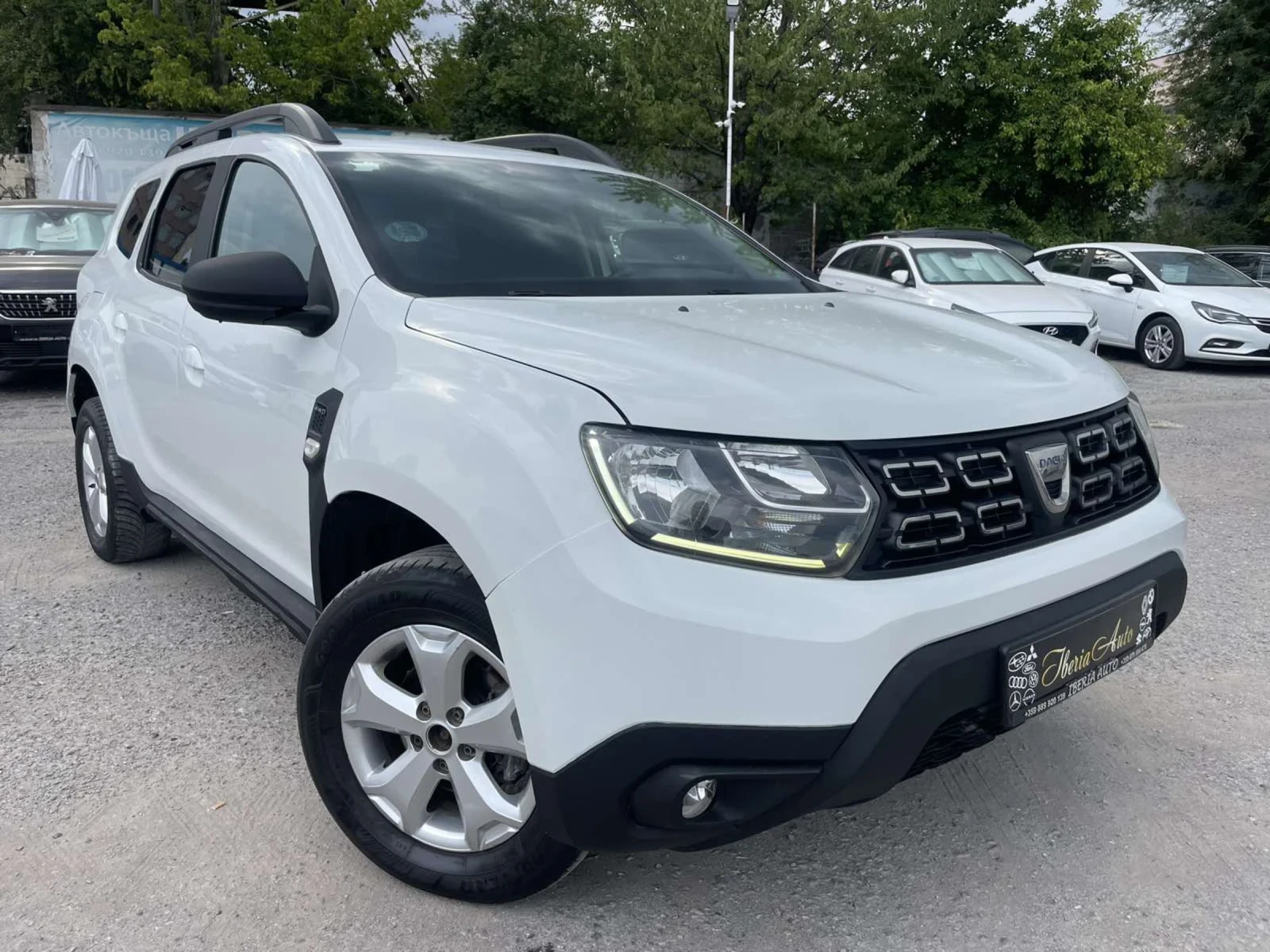 Dacia Duster 1.5 DCI 110 * 4 X 4 * LED * EURO 6 *  - изображение 3