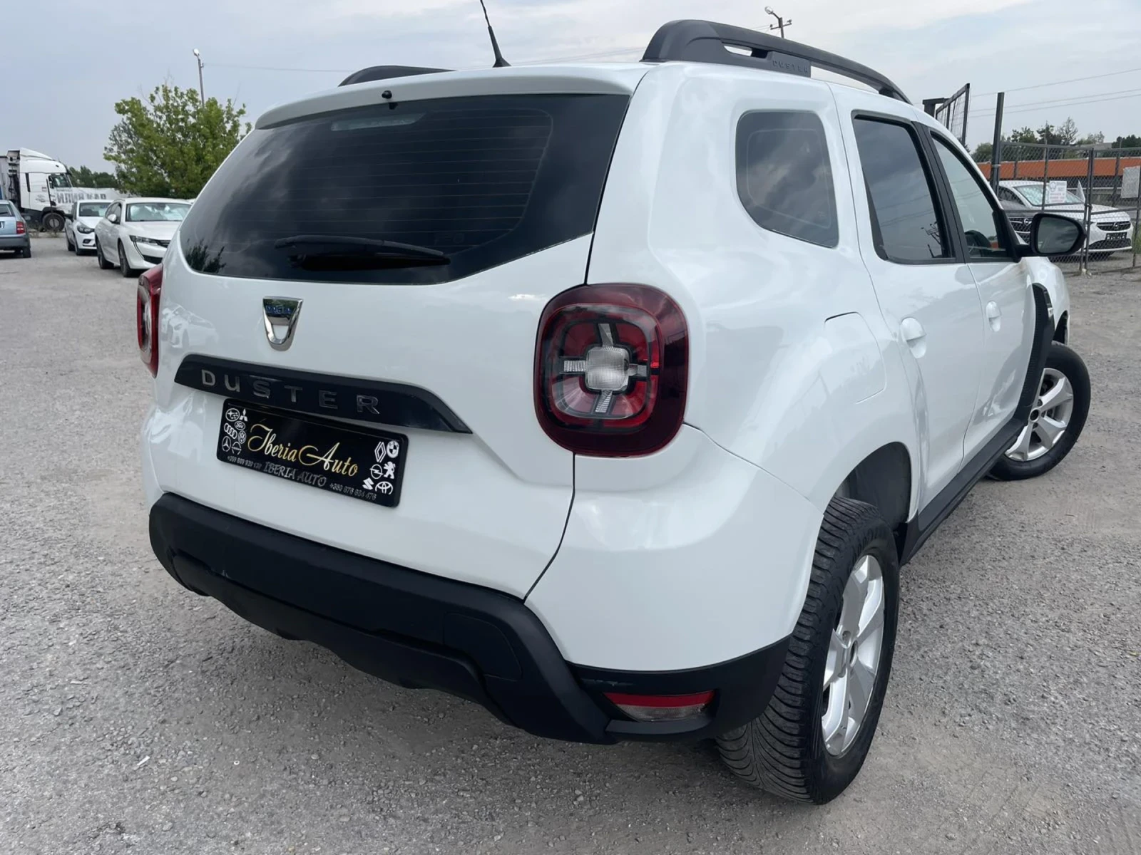 Dacia Duster 1.5 DCI 110 * 4 X 4 * LED * EURO 6 *  - изображение 4