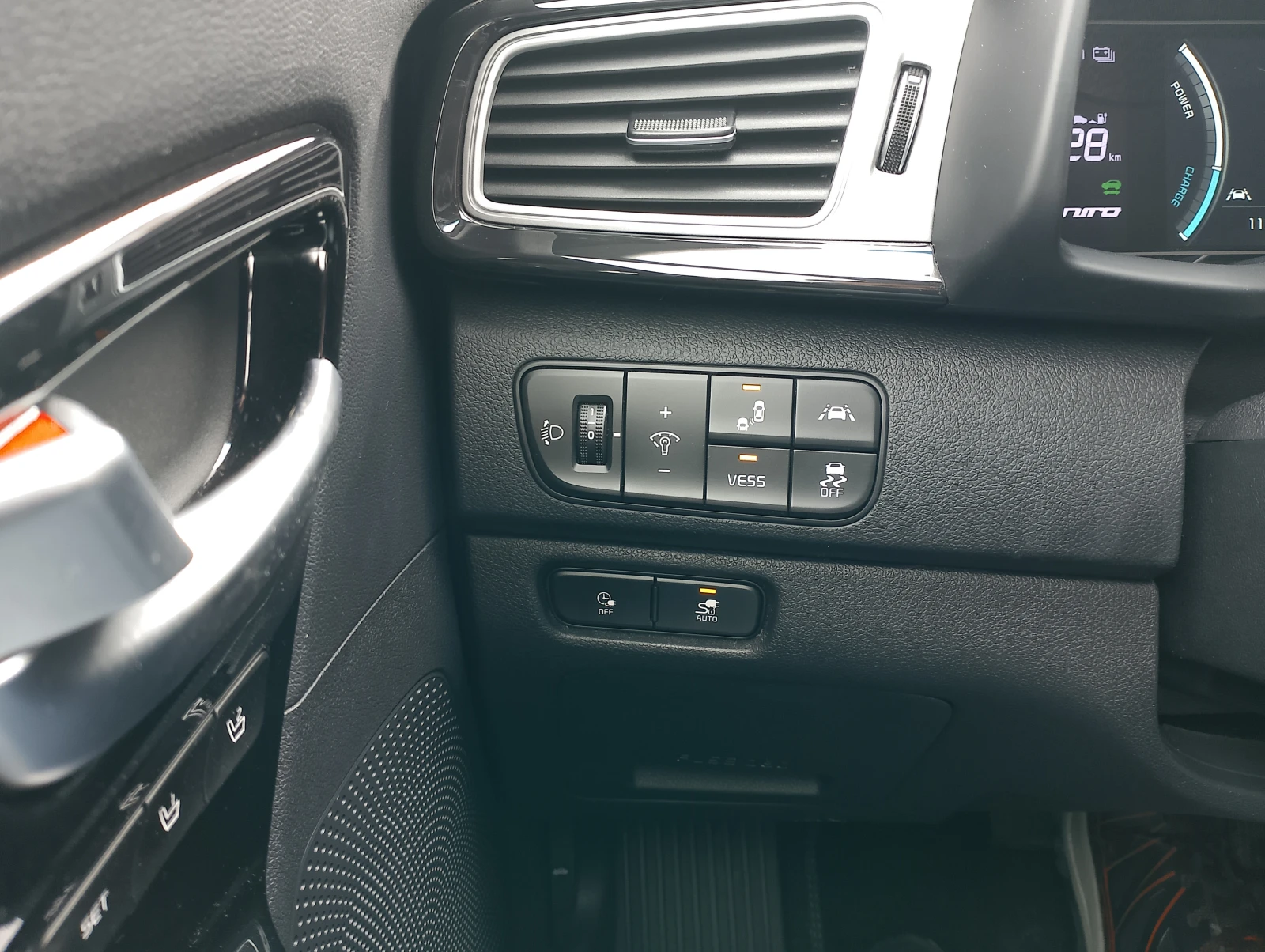 Kia Niro 65KW* 100%SOH* EXECUTIVELINE* NAVI*  | Mobile.bg   8