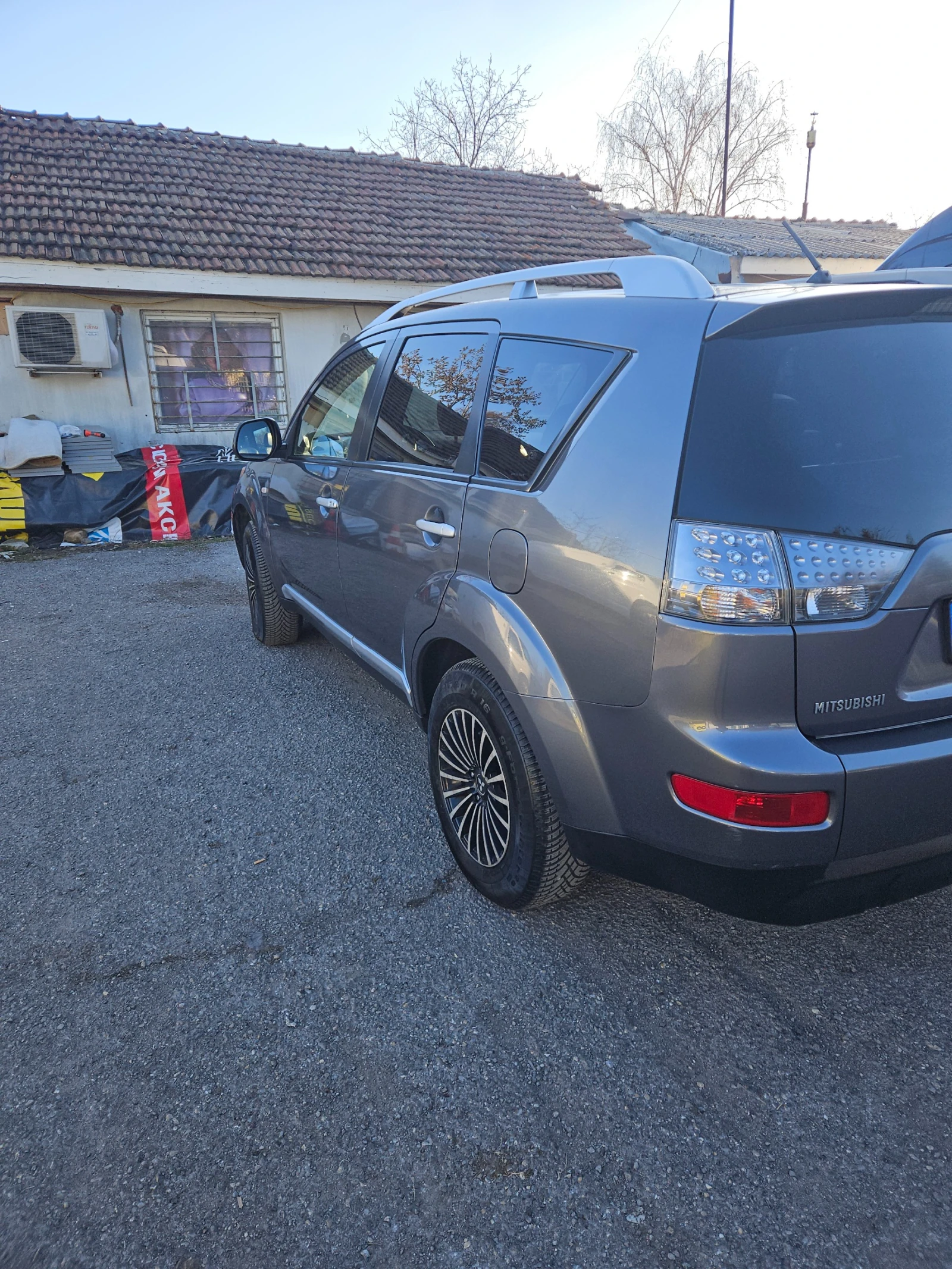 Mitsubishi Outlander 2.2, снимка 3 - Автомобили и джипове - 53804222