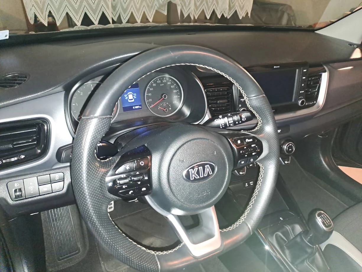 Kia Stonic Suf, снимка 6 - Автомобили и джипове - 54080671