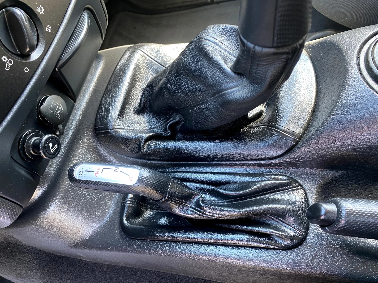 Jeep Cherokee 2.5CRD ITALY 185x.км ТОП СЪСТОЯНИЕ, снимка 13 - Автомобили и джипове - 54939950
