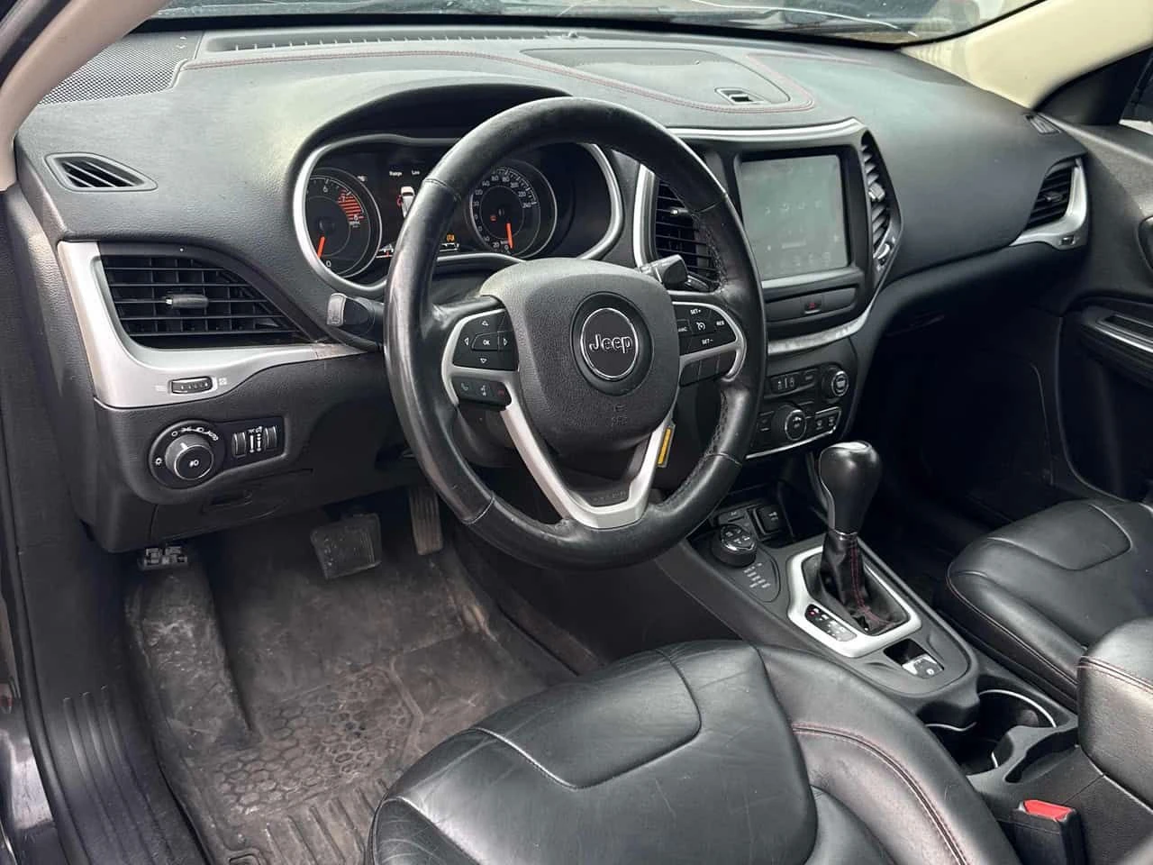 Jeep Cherokee * Trailhawk * АВТОКРЕДИТ БЕЗ ПЪРВОНАЧАЛНА ВНОСКА* , снимка 5 - Автомобили и джипове - 55342238