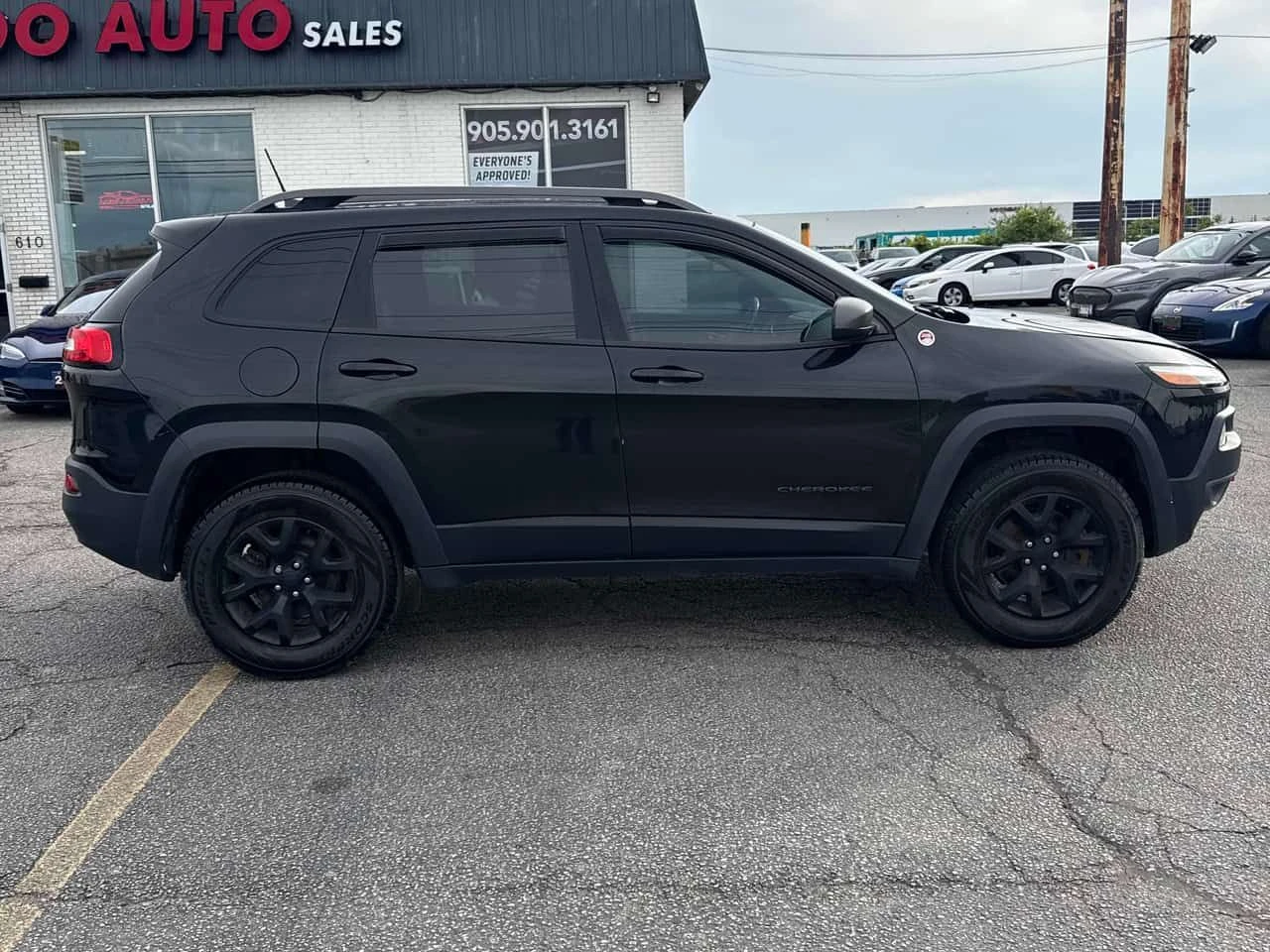 Jeep Cherokee * Trailhawk * АВТОКРЕДИТ БЕЗ ПЪРВОНАЧАЛНА ВНОСКА* , снимка 3 - Автомобили и джипове - 55342238