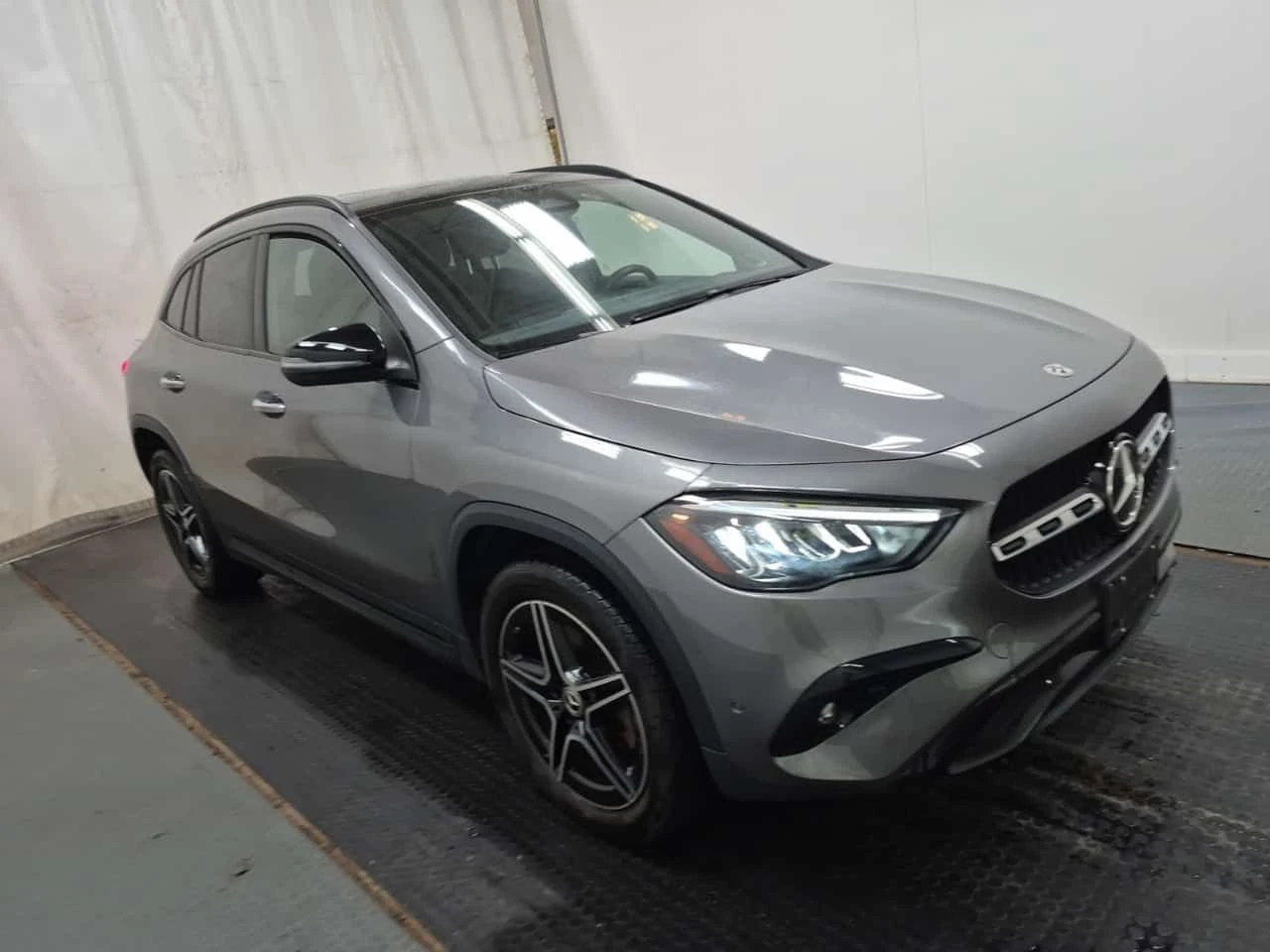 Mercedes-Benz GLA 250 AMG LINE * BLIND SPOT * DRIVER ASSIST PKG * CARFAX, снимка 3 - Автомобили и джипове - 55493630