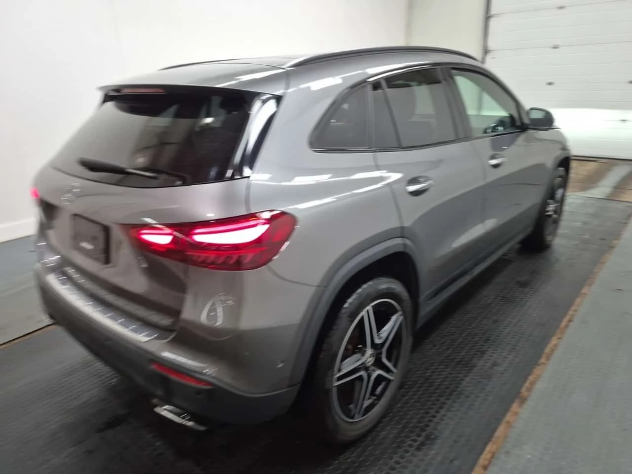 Mercedes-Benz GLA 250 AMG LINE * BLIND SPOT * DRIVER ASSIST PKG * CARFAX, снимка 4 - Автомобили и джипове - 55493630