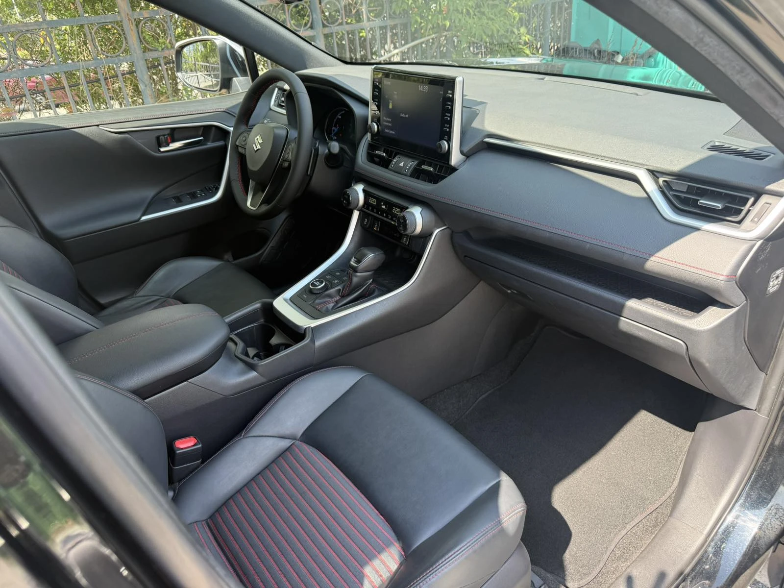 Suzuki Across PLUG-IN Hybrid AWD, снимка 12 - Автомобили и джипове - 55577253