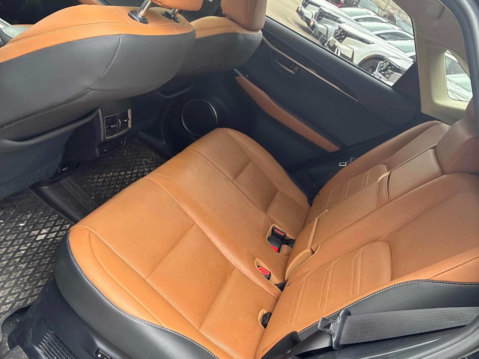 Lexus NX 300h * CARFAX * ОПЦИЯ ЗА ФИНАНСИРАНЕ, снимка 14 - Автомобили и джипове - 55932258