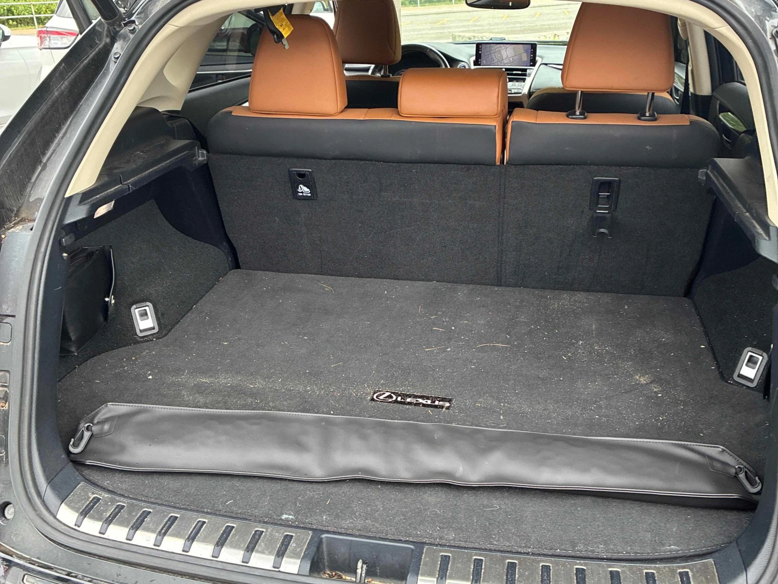 Lexus NX 300h * CARFAX * ОПЦИЯ ЗА ФИНАНСИРАНЕ, снимка 15 - Автомобили и джипове - 55932258