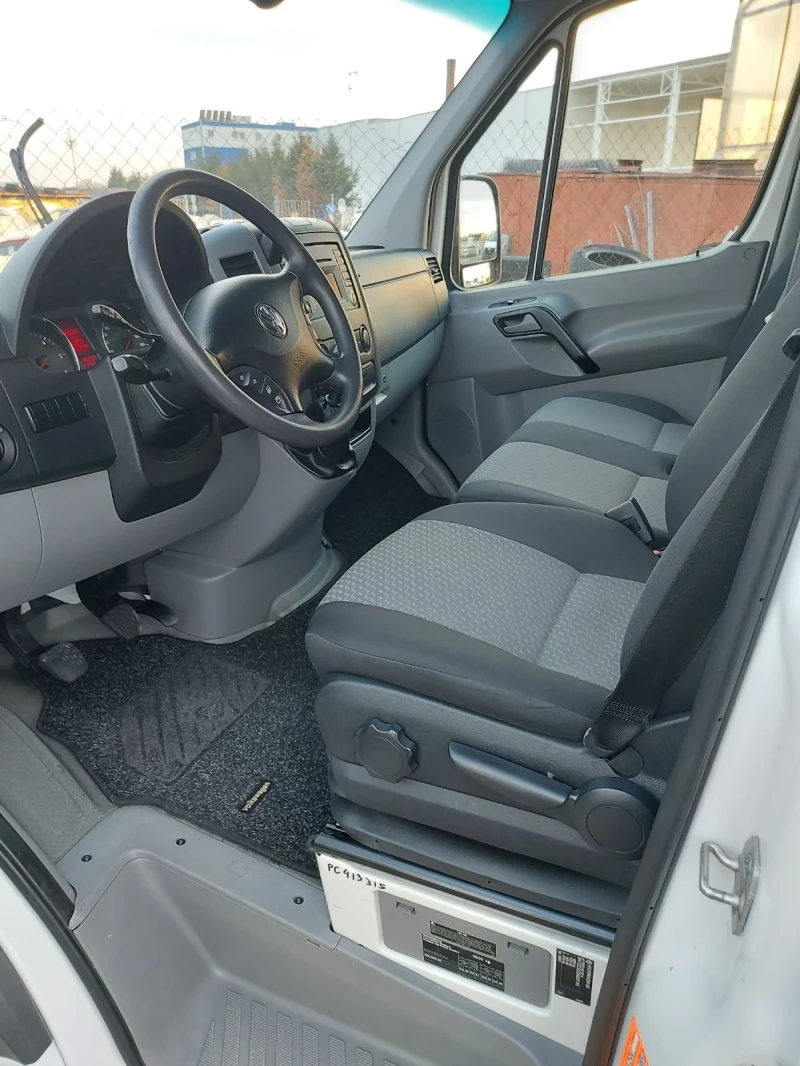 VW Crafter Ориг.КМ и БОЯ, снимка 13 - Бусове и автобуси - 48884306