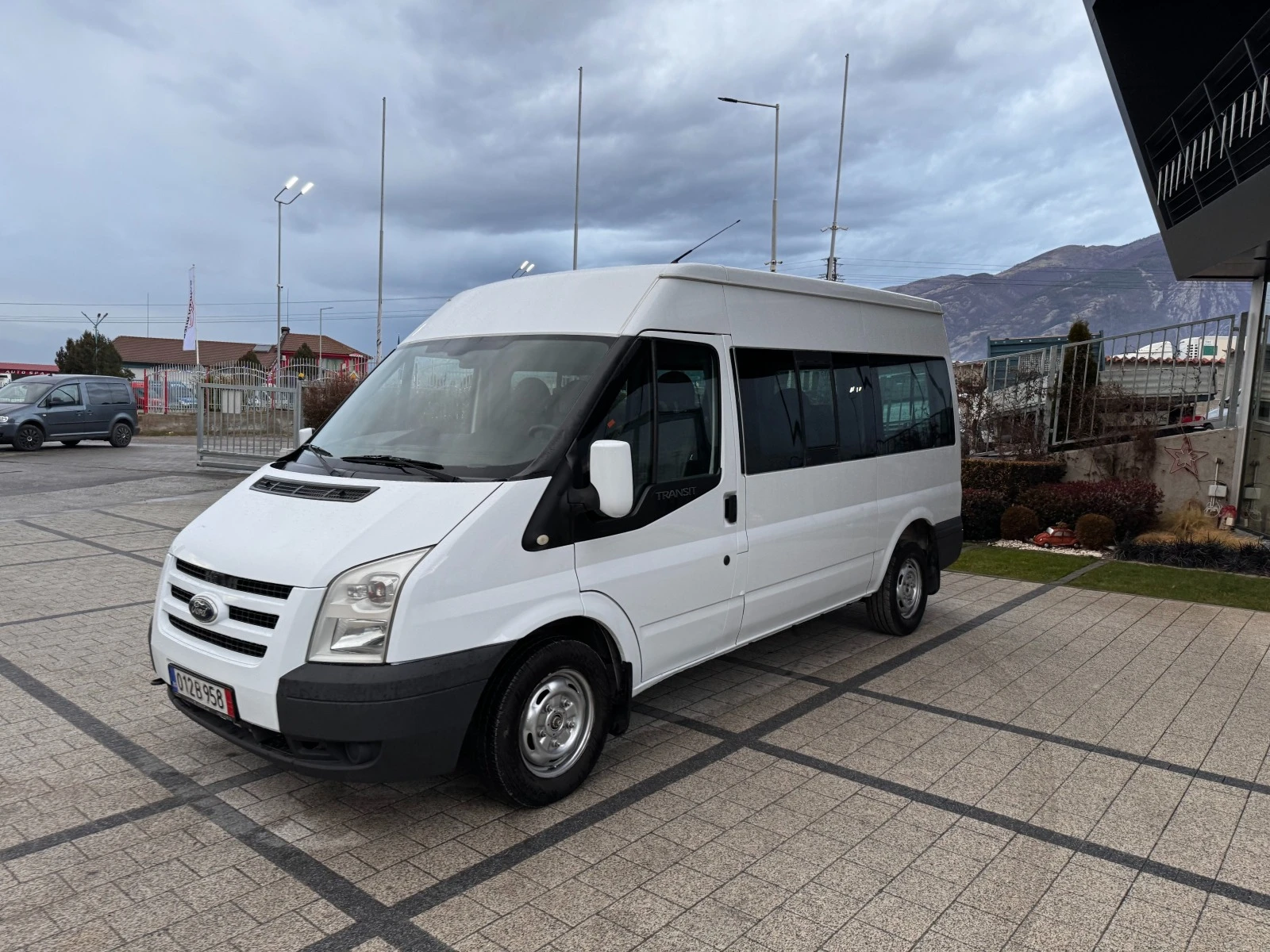 Ford Transit 2.2TDCI 9-местен Клима  - изображение 2