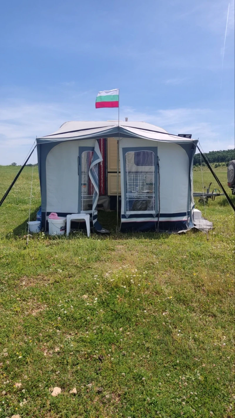 Каравана Chateau La Car 330, снимка 2 - Каравани и кемпери - 52322645