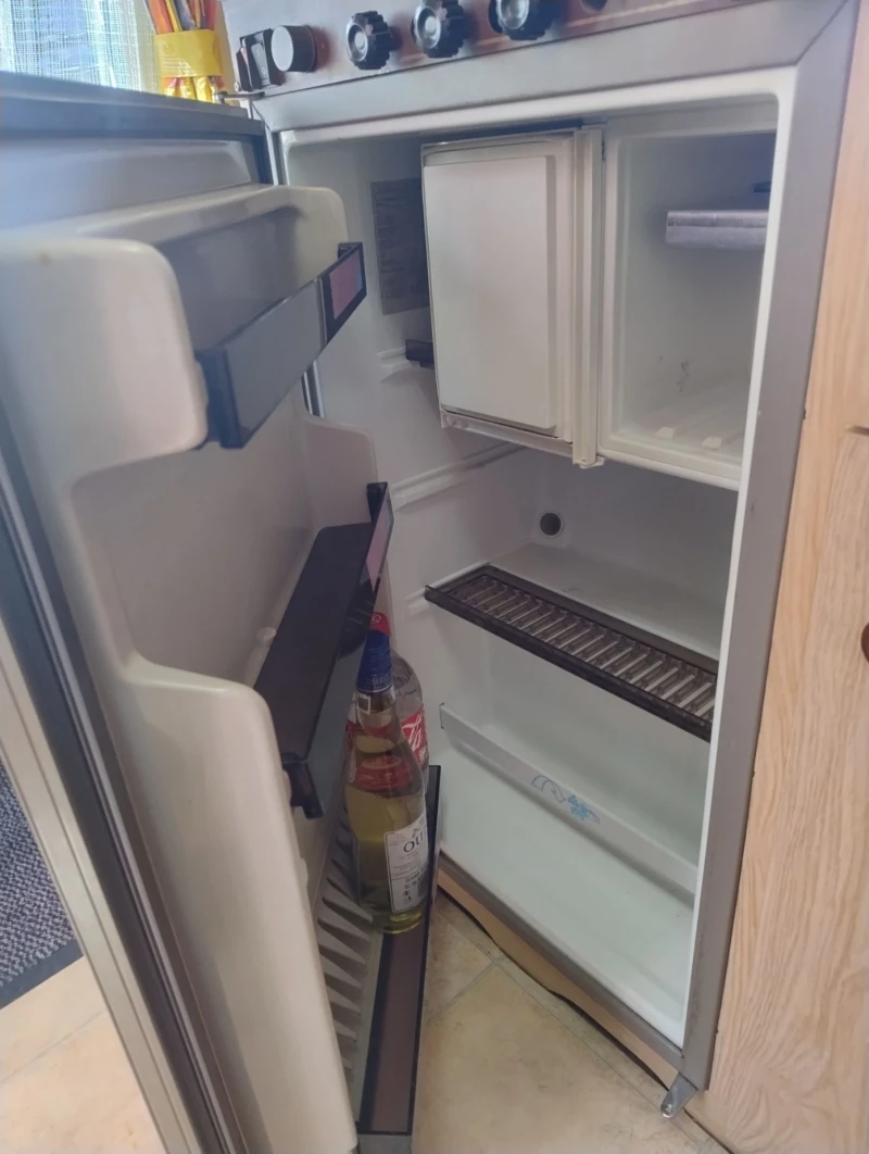 Каравана Chateau La Car 330, снимка 13 - Каравани и кемпери - 52322645