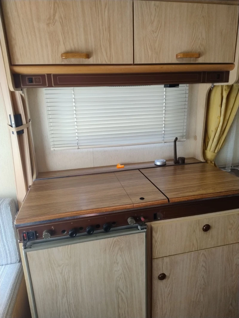 Каравана Chateau La Car 330, снимка 11 - Каравани и кемпери - 52322645