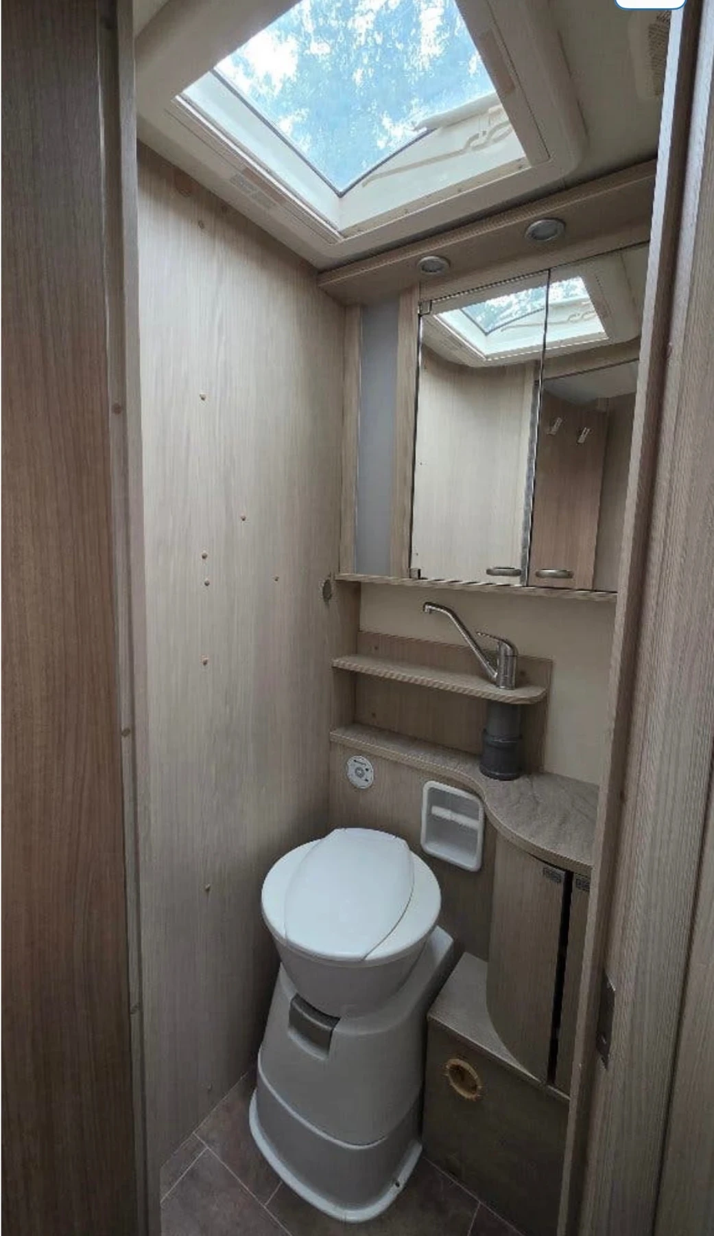 ������ Burstner Ixeo Time734 | Mobile.bg � ����������� 9