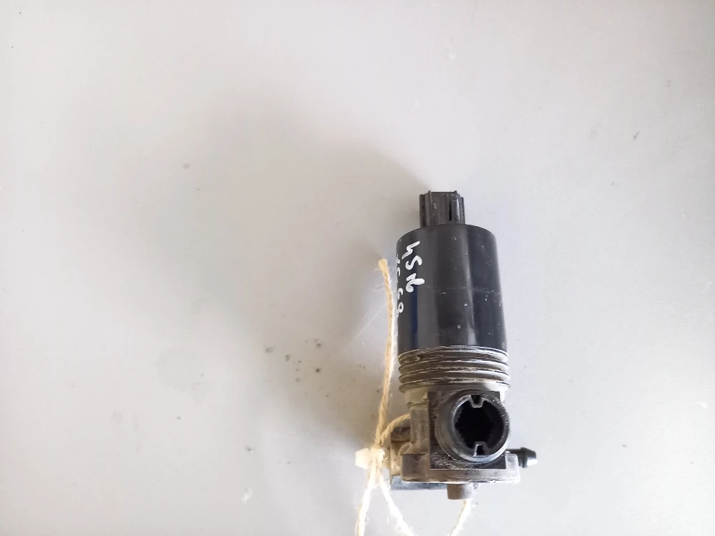 Помпа чистачки Волво ХЦ60 2.4д 