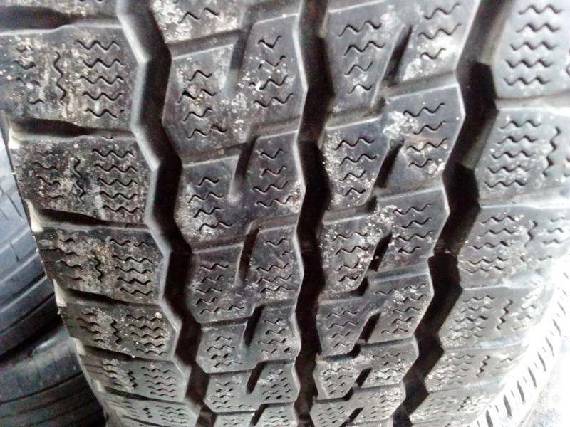 Гуми Зимни 215/70R15, снимка 3 - Гуми и джанти - 20465688