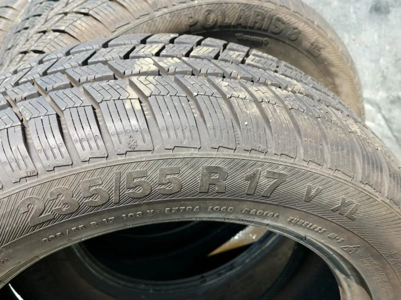 Гуми Зимни 235/55R17, снимка 4 - Гуми и джанти - 25855604