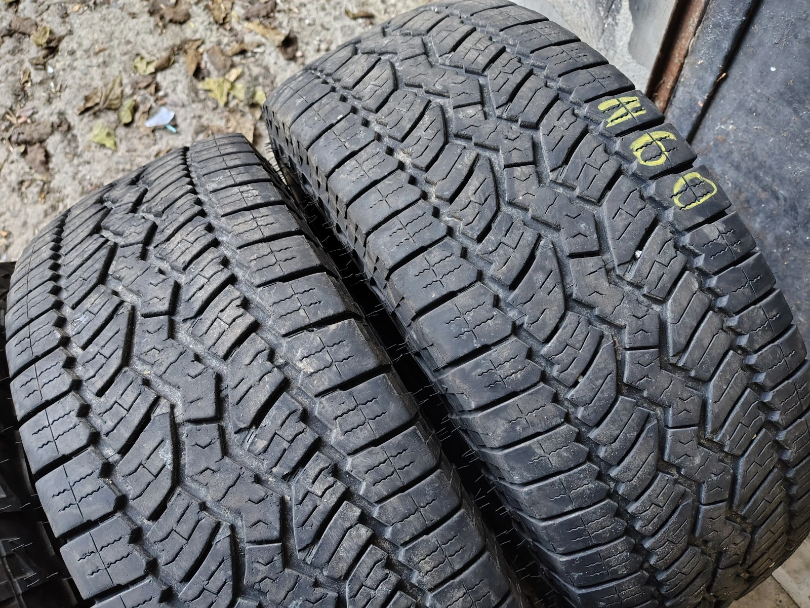 Гуми Всесезонни 255/70R16, снимка 3 - Гуми и джанти - 53716052