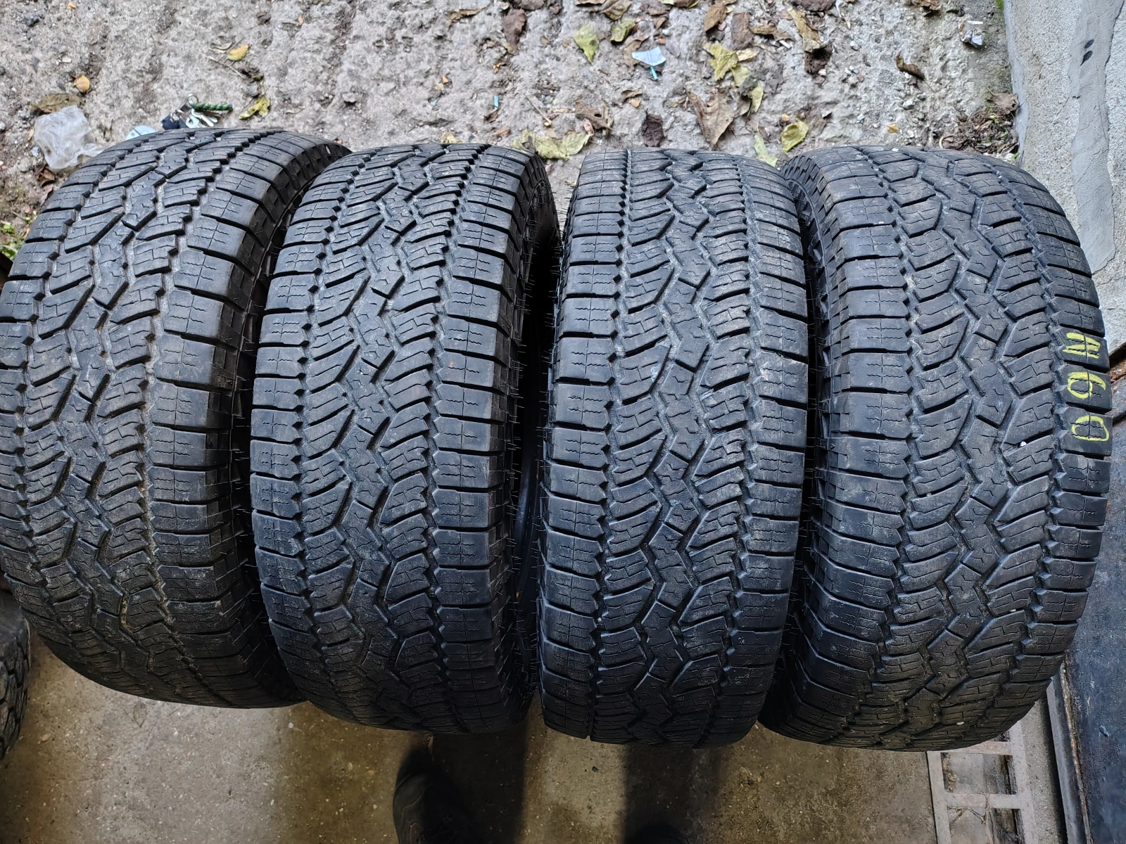 Гуми Всесезонни 255/70R16