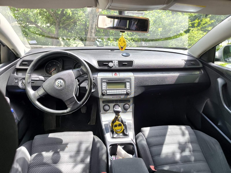 VW Passat, снимка 7 - Автомобили и джипове - 45731875