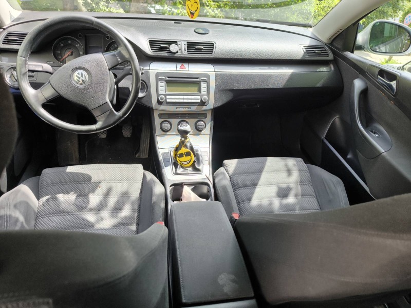 VW Passat, снимка 8 - Автомобили и джипове - 45731875