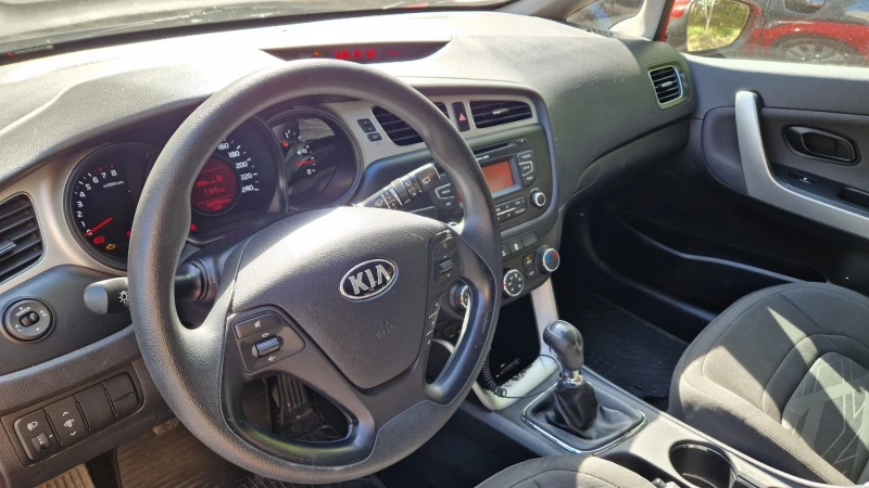 Kia Ceed, снимка 5 - Автомобили и джипове - 47449996