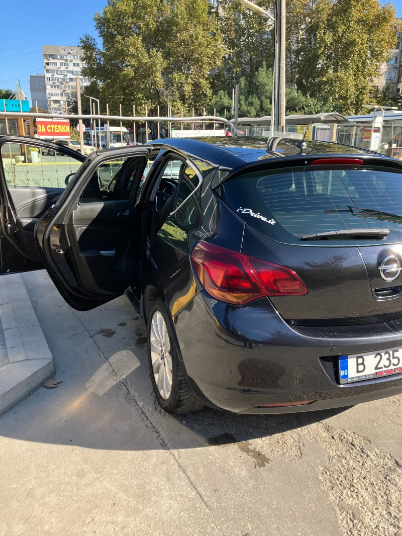 Opel Astra, снимка 11 - Автомобили и джипове - 48018571