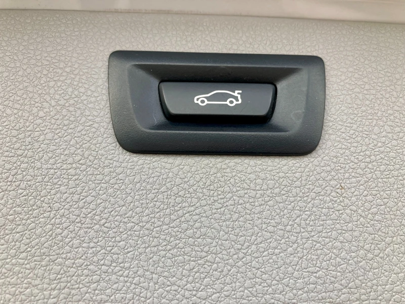 BMW 320 Sport F1 , 184кс, снимка 16 - Автомобили и джипове - 52257798