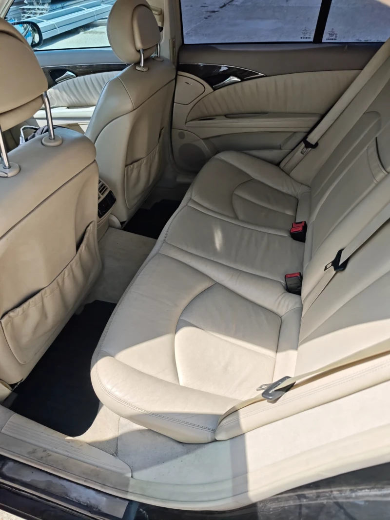 Mercedes-Benz E 320, снимка 8 - Автомобили и джипове - 50848424