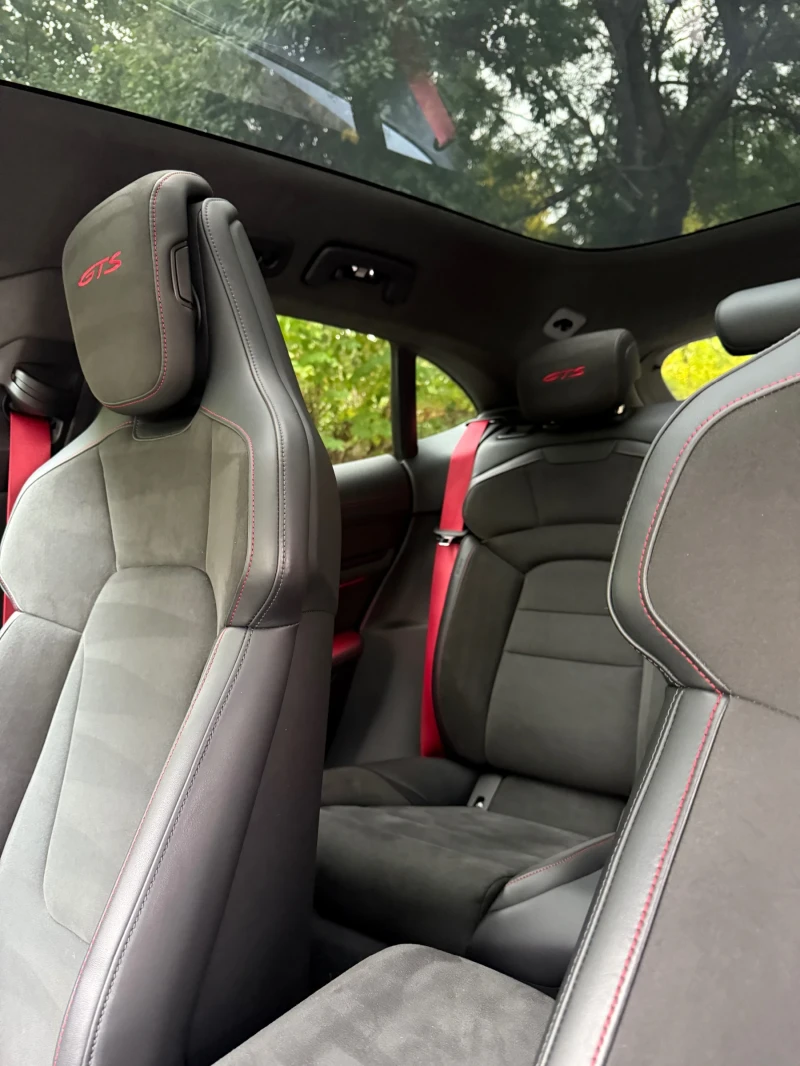 Porsche Taycan GTS, снимка 9 - Автомобили и джипове - 52148334