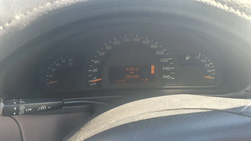 Mercedes-Benz C 220, снимка 6 - Автомобили и джипове - 52222437