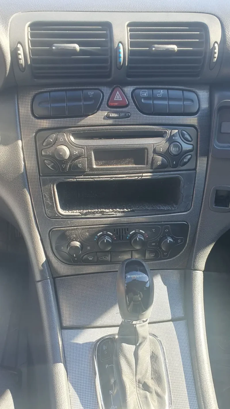 Mercedes-Benz C 220, снимка 8 - Автомобили и джипове - 52222437