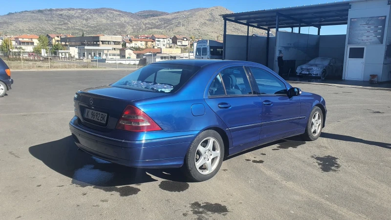 Mercedes-Benz C 220, снимка 4 - Автомобили и джипове - 52222437