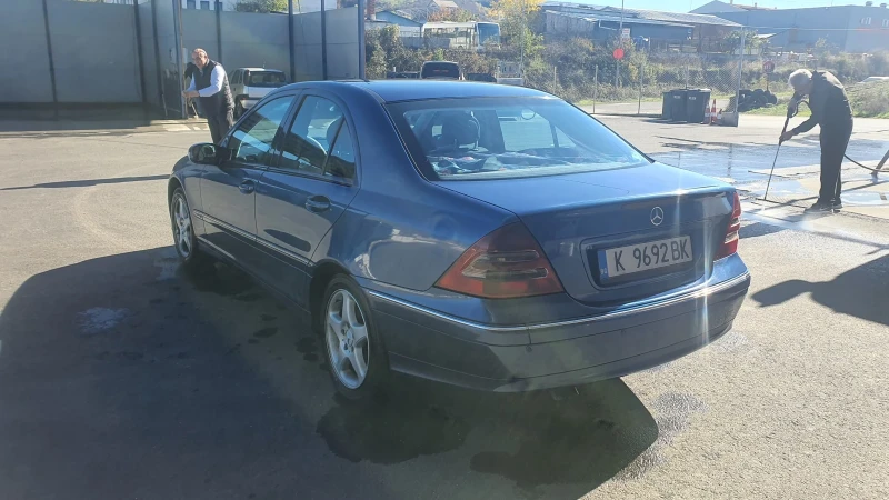 Mercedes-Benz C 220, снимка 3 - Автомобили и джипове - 52222437