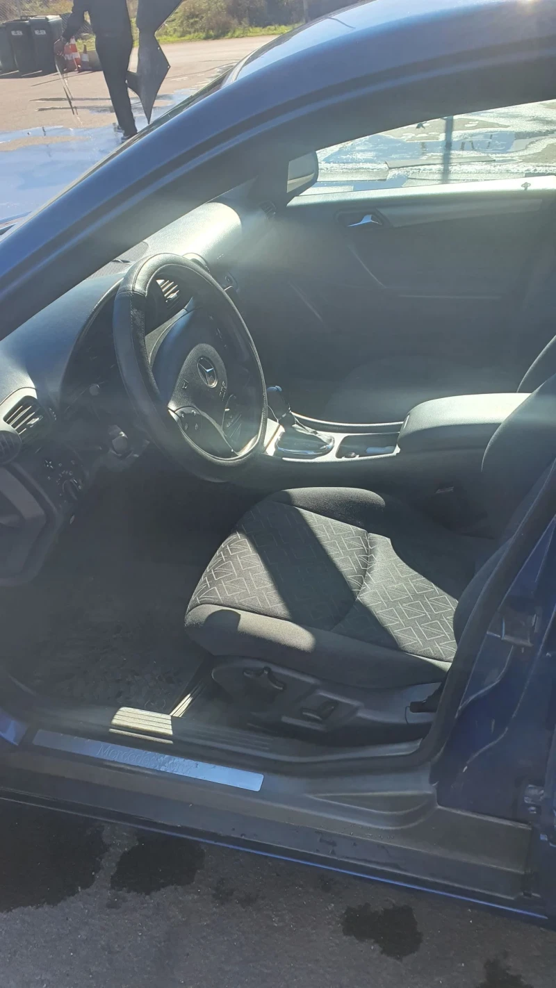 Mercedes-Benz C 220, снимка 5 - Автомобили и джипове - 52222437