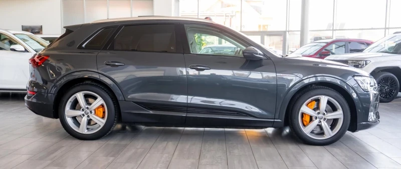 Audi E-Tron 50 Quattro, снимка 4 - Автомобили и джипове - 52748960