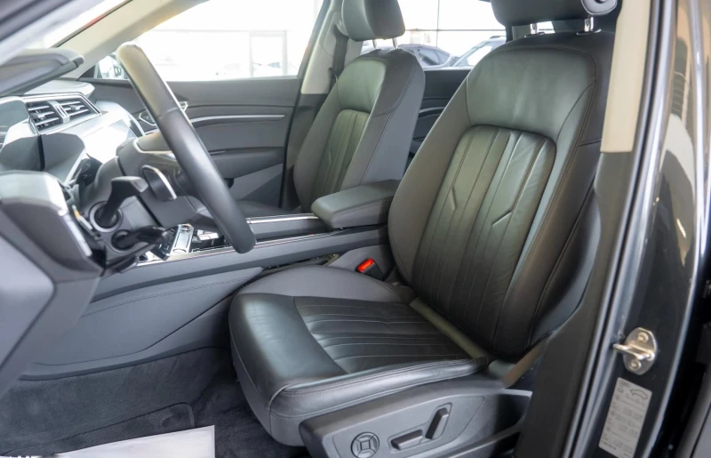 Audi E-Tron 50 Quattro, снимка 8 - Автомобили и джипове - 52748960
