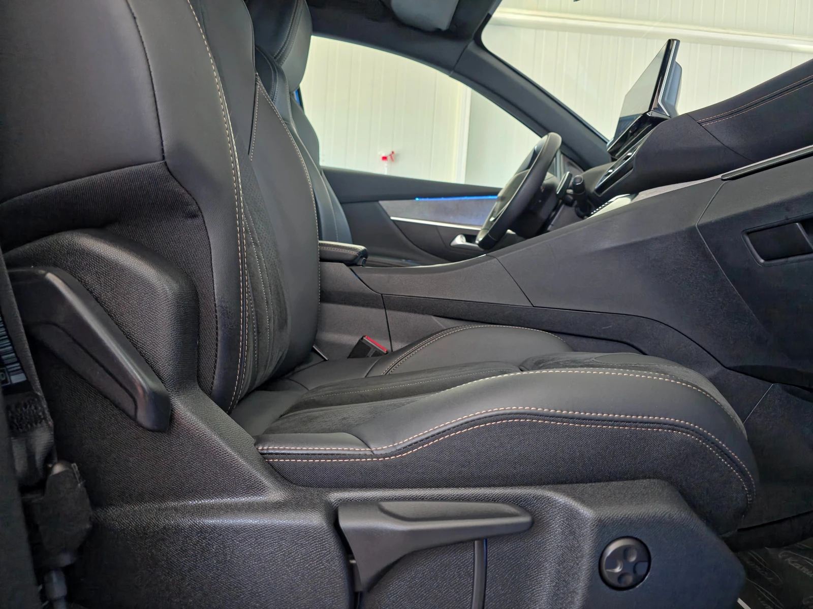 Peugeot 3008 1. 5 GT BlueHDi 131 S&S EAT8 - изображение 9