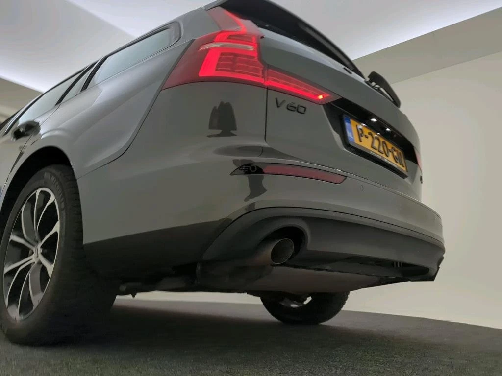 Volvo V60 B3 Momentum - изображение 6